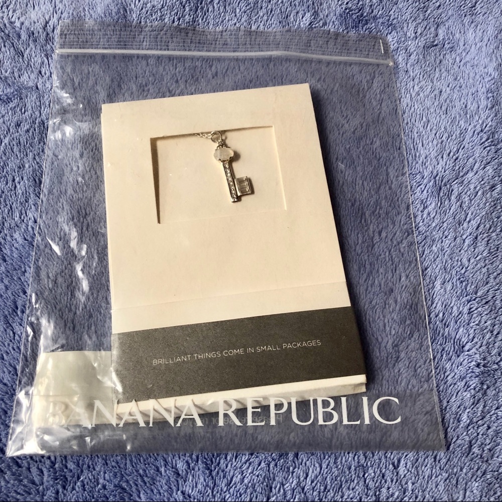 NWT Banana Republic Necklace Key pendant Silver